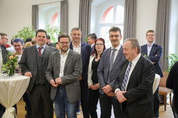 Veit Künzelmann mit Volksvertretern  und Amtskollegen